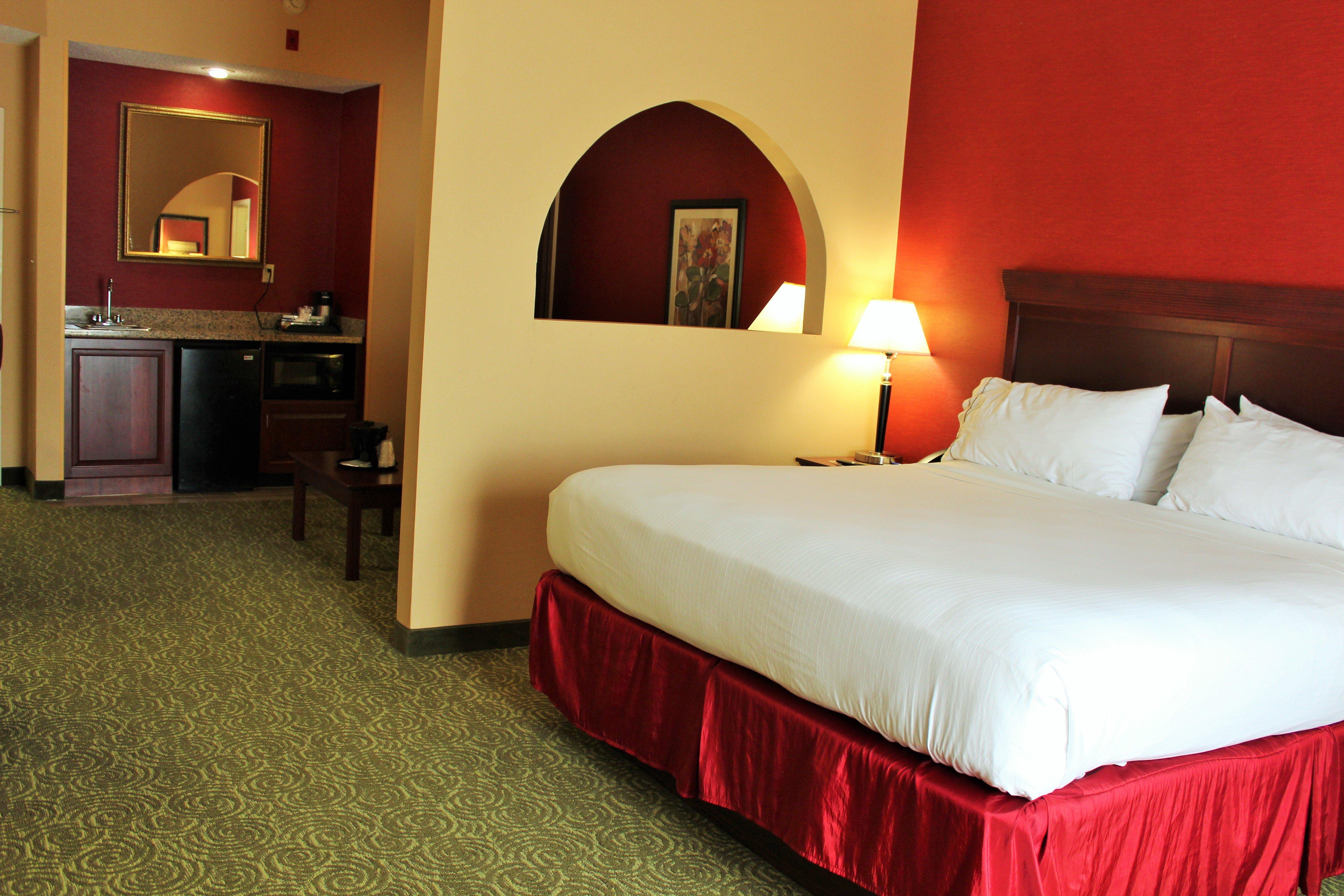 Holiday Inn Express & Suites Troy By Ihg Exterior photo