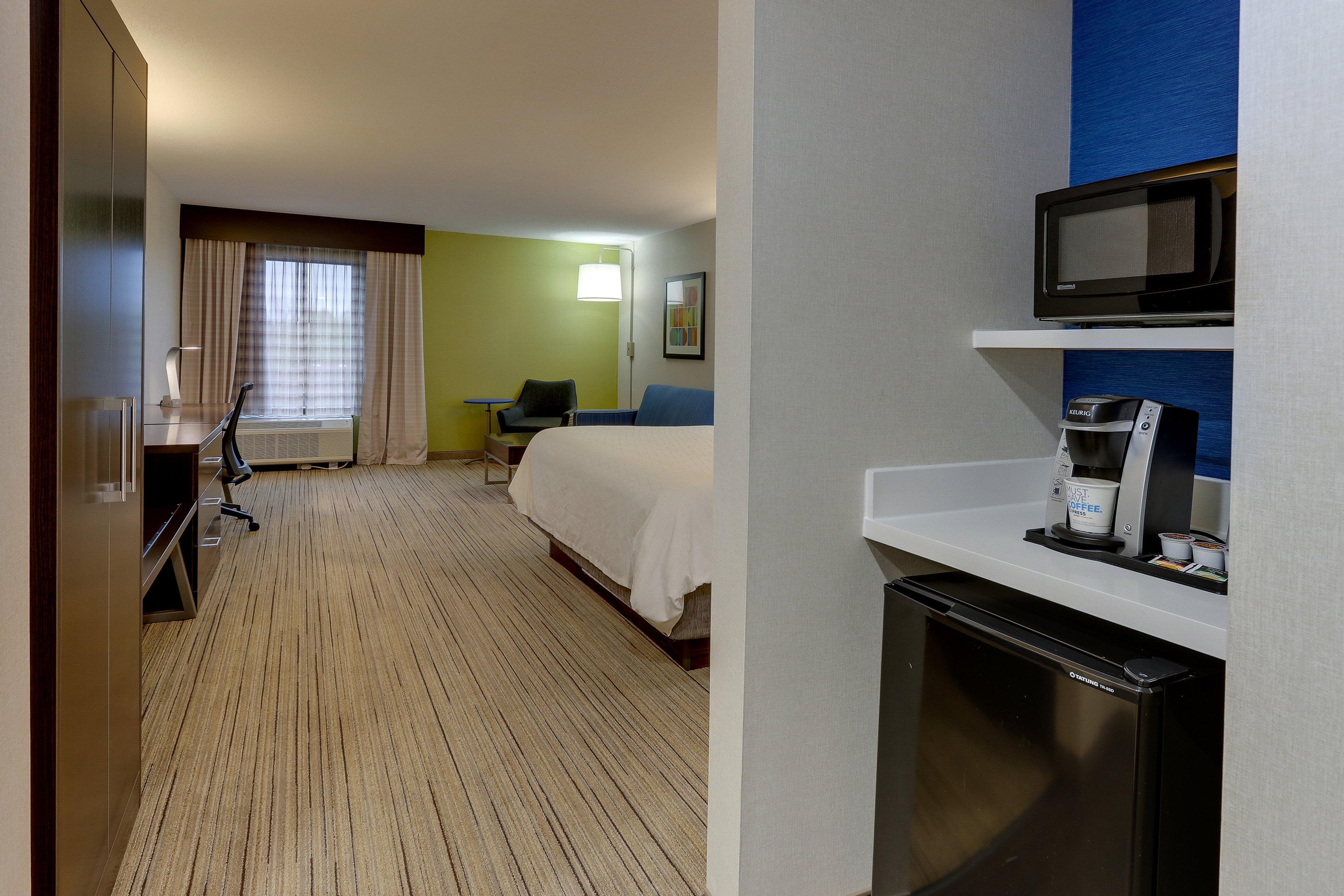 Holiday Inn Express & Suites Troy By Ihg Exterior photo
