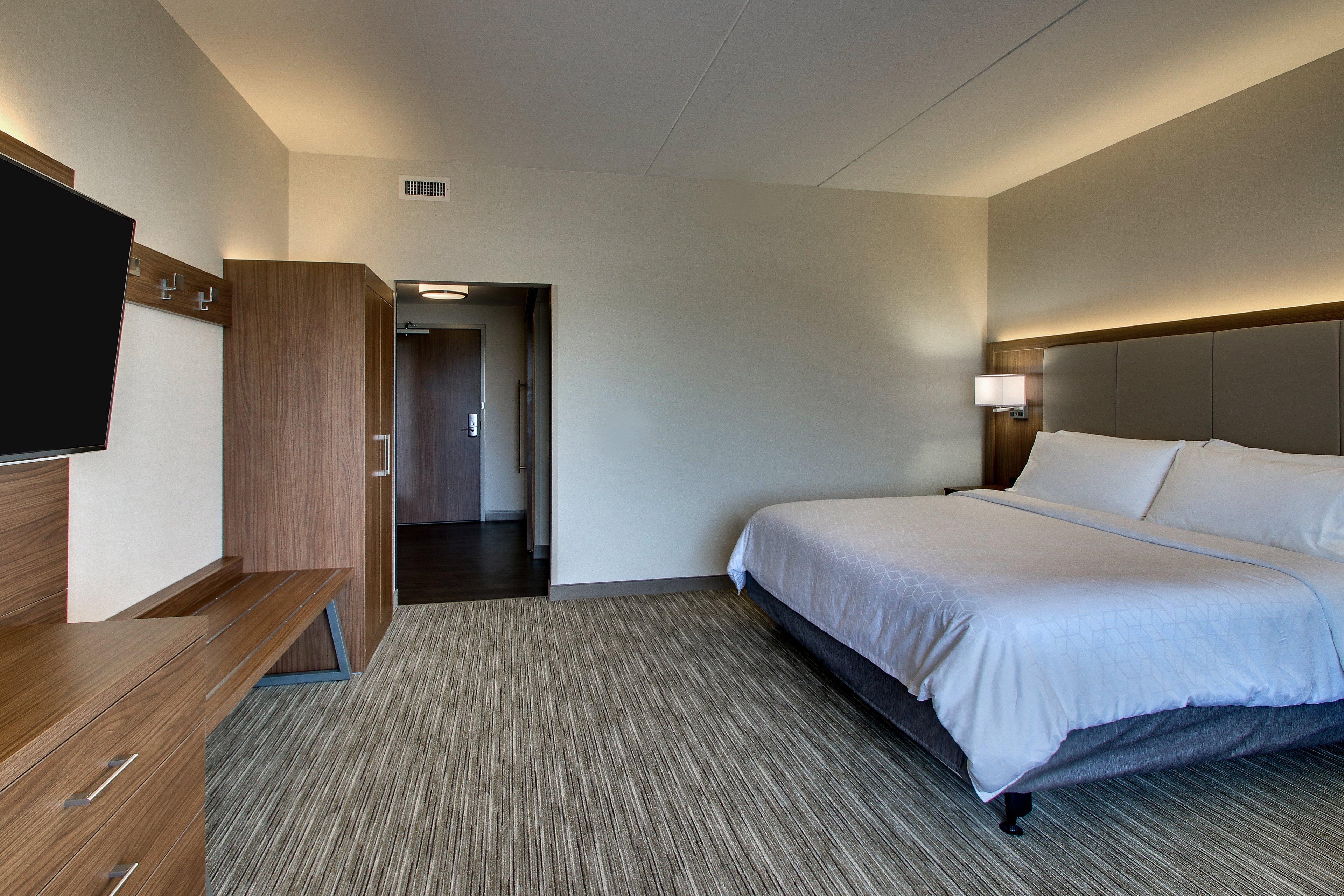 Holiday Inn Express & Suites Troy By Ihg Exterior photo