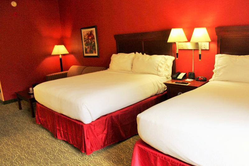 Holiday Inn Express & Suites Troy By Ihg Exterior photo