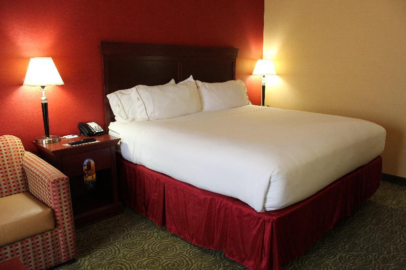 Holiday Inn Express & Suites Troy By Ihg Exterior photo
